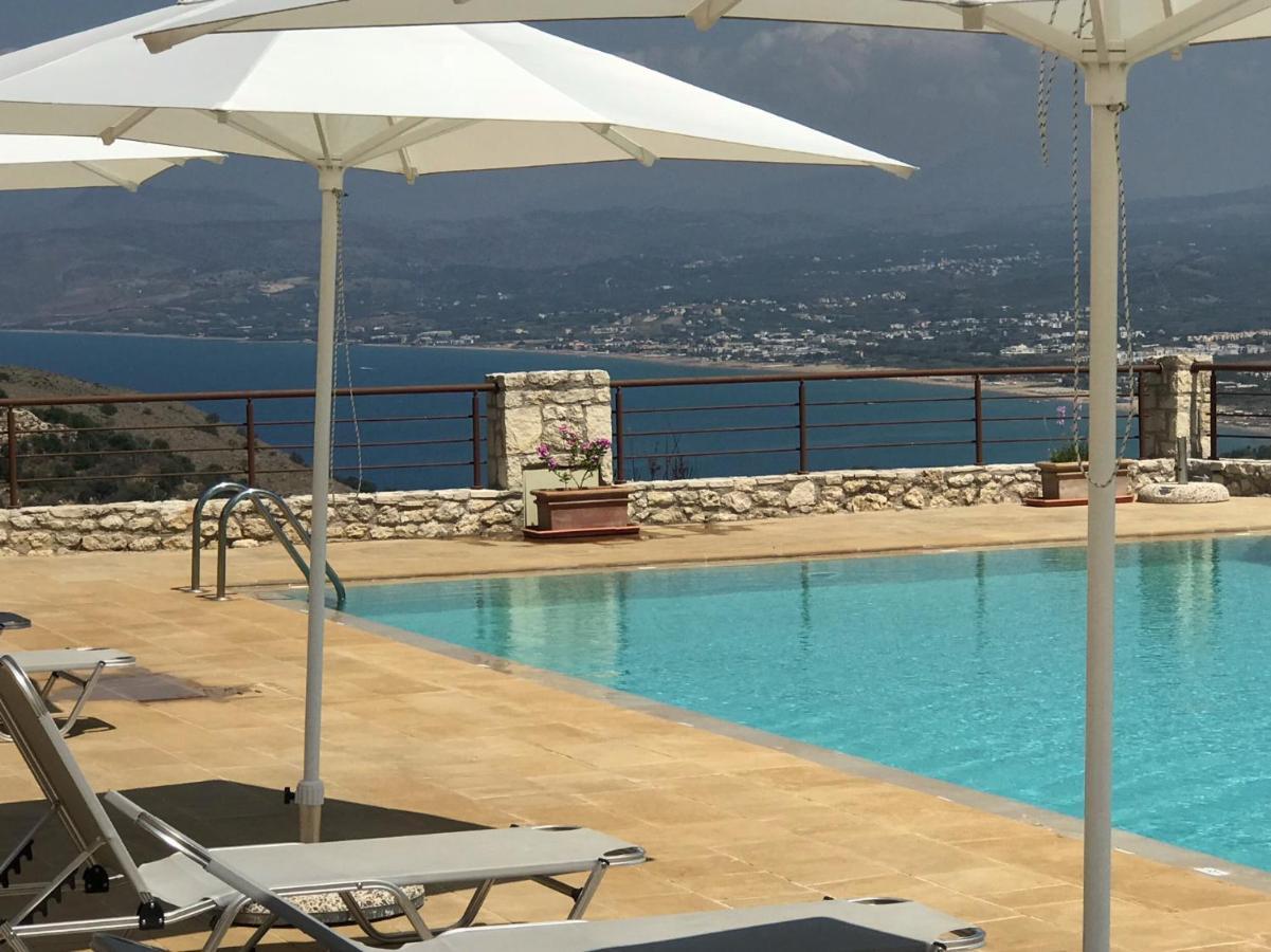 Arbutus - Relaxing Apartment With Fantastic Views 耶奥伊乌波利斯 外观 照片