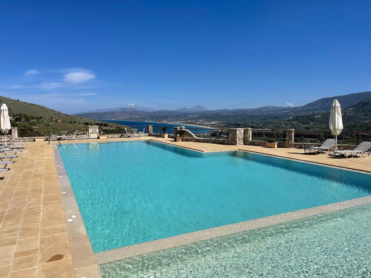 Arbutus - Relaxing Apartment With Fantastic Views 耶奥伊乌波利斯 外观 照片
