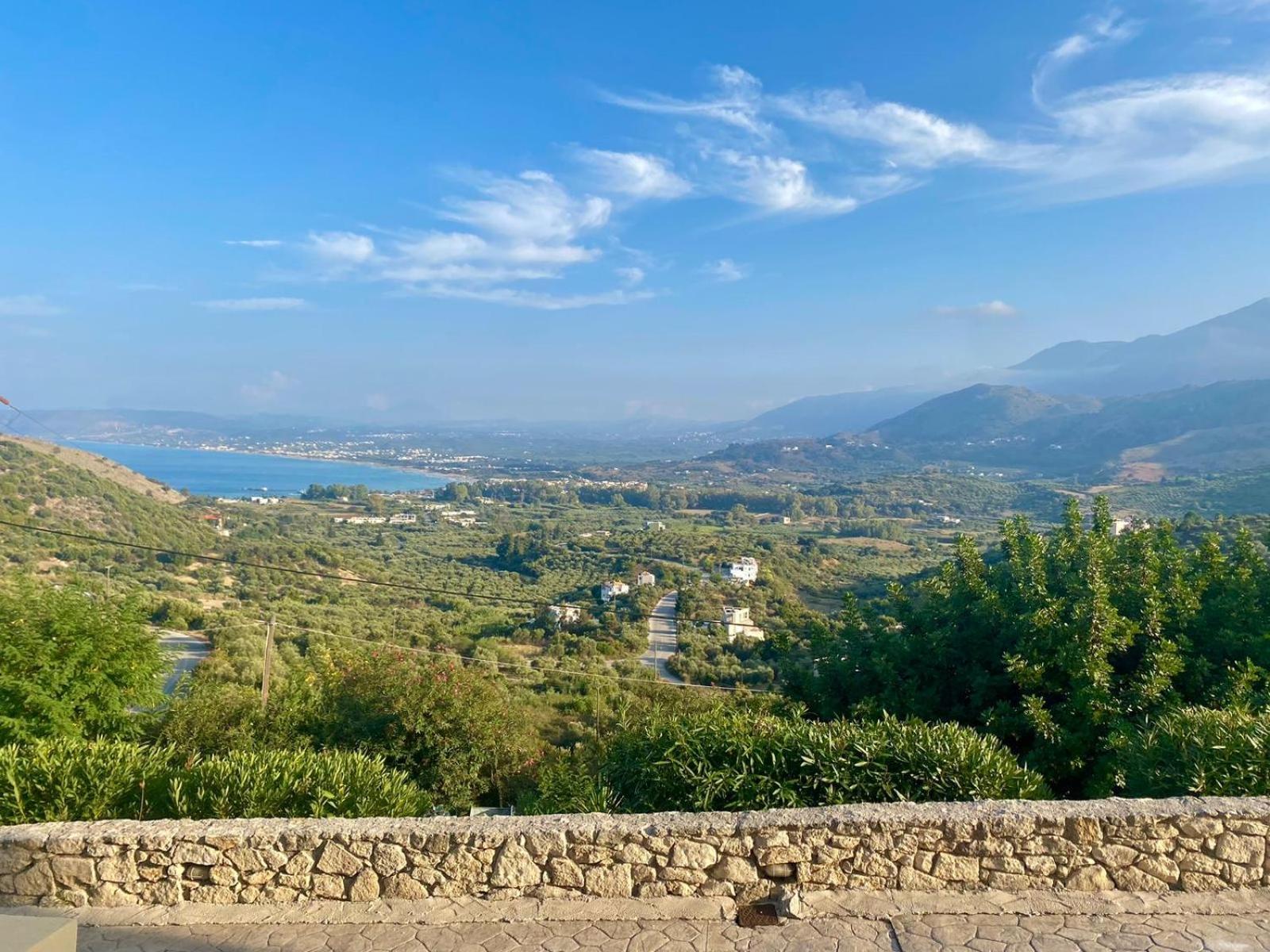 Arbutus - Relaxing Apartment With Fantastic Views 耶奥伊乌波利斯 外观 照片